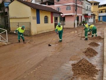 Secretaria de Serviços atua em recuperação de ruas em Marechal após transbordamento do rio 2