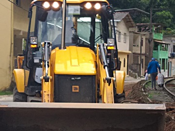 Continua servi&ccedil;o de duplica&ccedil;&atilde;o da Rua da Linha em Marechal Floriano