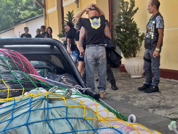 Motociclistas da Serra arrecadam donativos para desabrigados e os entregam na Igreja Batista de Marechal Floriano 03