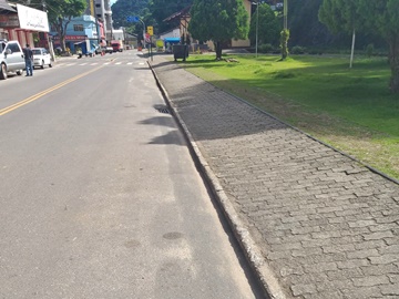 Queda da movimentação diária não desanima comerciantes em Marechal Floriano