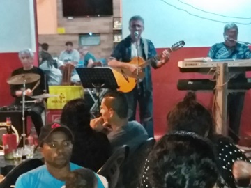 Repertório de qualidade anima moradores de Marechal Floriano na noite de ontem 06