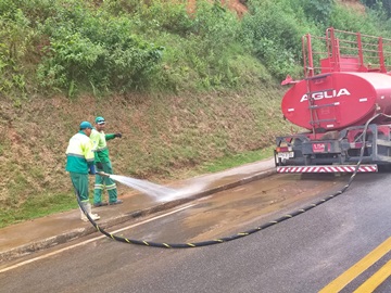 Ruas do Bairro Santa Rita em Marechal Floriano são lavadas novamente