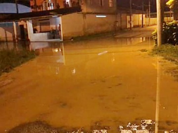 Temporal transborda rio em São Bento de Urânia Alfredo Chaves