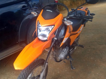 Mulher tem moto furtada à luz do dia em Marechal Floriano