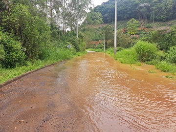 Prefeitura de Marechal Floriano põe tratores até na BR 262 4