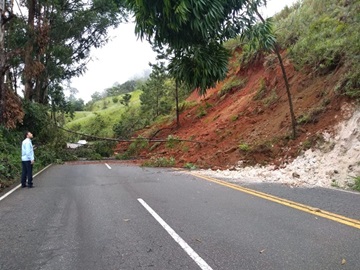 Rodovia que liga Venda Nova a Castelo tem dois pontos de interdição 2