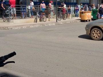 Filas extensas em Marechal Floriano para receber o valor do auxílio emergencial