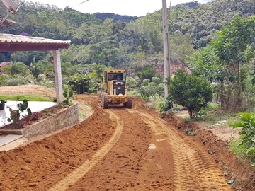 Trabalho de recuperação das estradas continua na zona rural de Marechal Floriano