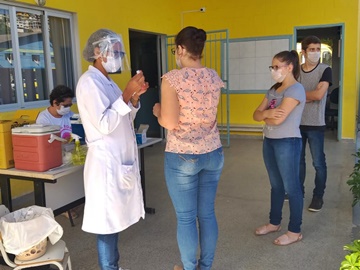 Vacinação contra a gripe acontece na escola infantil em Marechal Floriano