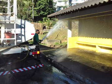 Forte dose de cloro ativo é aplicada hoje 12 em locais públicos de Marechal Floriano