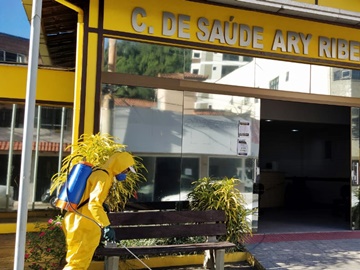 Forte dose de cloro ativo é aplicada hoje 13 em locais públicos de Marechal Floriano