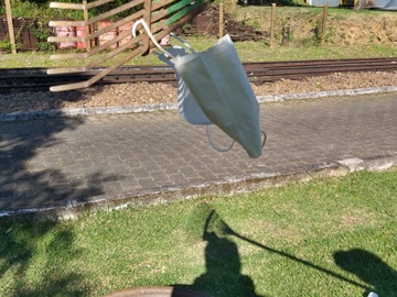 Máscaras continuam sendo descartadas nas ruas em Marechal Floriano