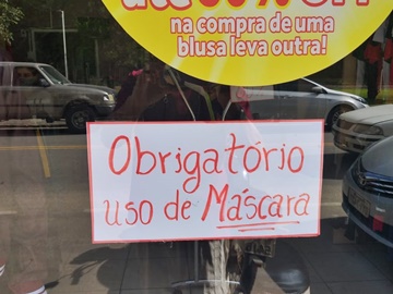 Comércios de portas fechadas em Marechal Floriano 2