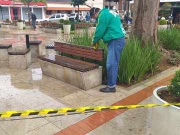 Fitas que evitam aglomerações são instaladas pela terceira vez em Marechal Floriano 2