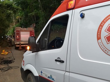 Jovem cai em ribanceira após perder o controle do carro em Marechal Floriano 2