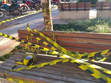 Para evitar ataque de vândalos fitas mais resistentes são instaladas em praças de Marechal Floriano