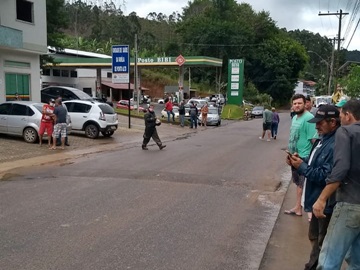 Troca de tiros entre policial militar e agente penitenciário deixa um ferido 3