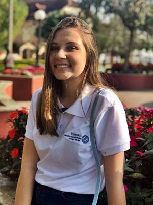 Adolescente de Domingos Martins e a nova Representante Distrital do Interact Club no ES e norte do Rio de Janeiro 02