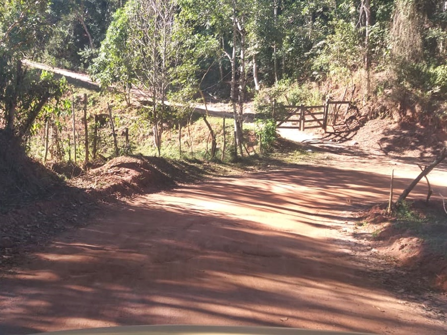 Após corte dos matos na via de Vila Schunk em Marechal Floriano virá a tapagem dos buracos