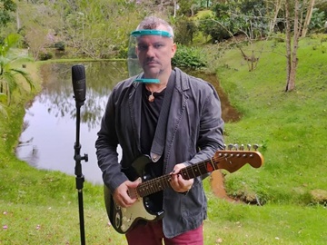 Gustavo Macacko faz live nas montanhas com música e poesia para lançar single e clipe