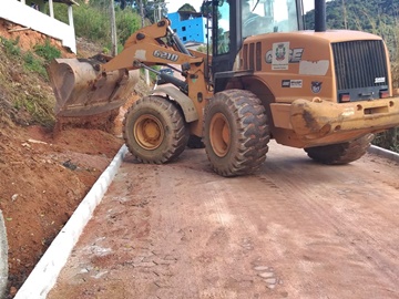 Ruas calçadas no morro da Macefel em Marechal Floriano