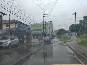 Ruas de Marechal Floriano são invadidas pelas águas das chuvas