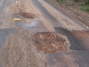 Agricultor se fere em tombo de moto provocado por buracos na BR 262 2