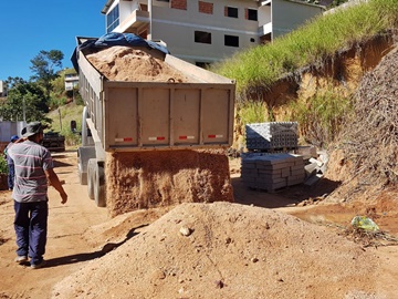 Sol forte retorna construção de pavimentação e consertos nas estradas em Marechal Floriano