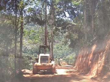 Estrada vicinal em Marechal Floriano recebe reformas