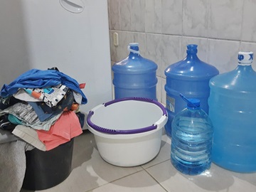 Moradores fazem vídeos mostrando problemas com a falta dágua 5