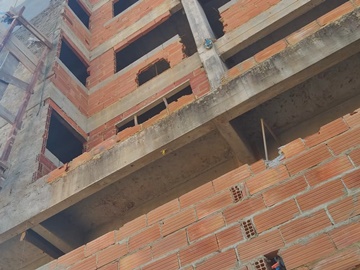 Pedreiros caem de um prédio em construção em Marechal Floriano 2