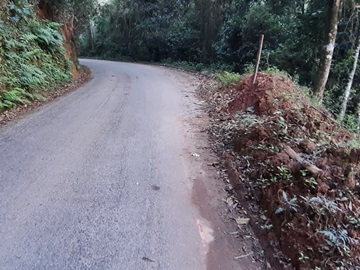 Queda de barranco em estrada do interior provoca perigo em via de Alfredo Chaves 2