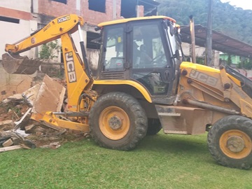 Remoção de entulhos de arquibancada caída no campo do América de Marechal Floriano 2