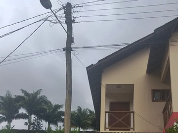 Sinal de apodrecimento em poste preocupa moradores em Marechal Floriano