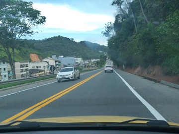 Sinalização horizontal na Rodovia BR 262 amplia segurança