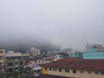 Neblina fecha Marechal Floriano na manhã desta segunda feira 09