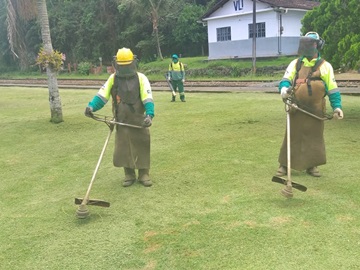 Piso de grama rebaixado para o programa Natal Luz em Marechal Floriano