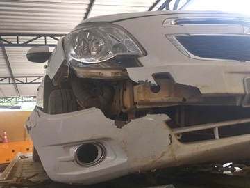 Automóvel derrapa em estrada de chão e dá meio tombo em Marechal Floriano 2