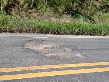 Buracos são cobertos por massa asfáltica em Marechal Floriano 2