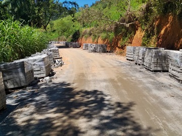 Obras modernas de calçamento de piso têm continuidade após chuvas fortes em Marechal Floriano