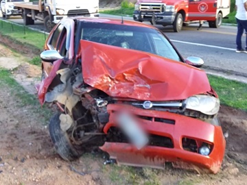 Acidente provoca ferimentos e destrói três carros em Marechal Floriano