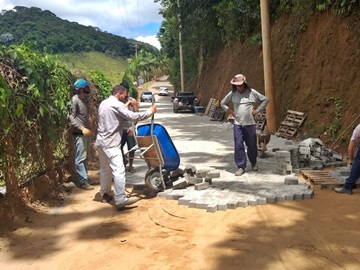 Adiantada a obra de calçamento que é construída com o apoio do Governo do Estado em Marechal Floriano