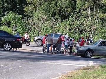 Motociclista morre ao bater em caminhão que atravessava a BR 262