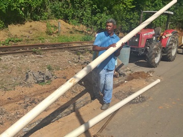 Termina hoje o serviço de instalação de grelhas e tubos para evitar represamento de água em Marechal Floriano 2