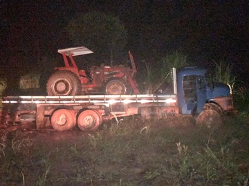 Trator furtado em Muniz Freire é recuperado pela PM em Venda Nova do Imigrante