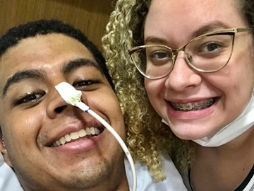 Após grave acidente universitário precisa ajuda para tratamento e vê na música um caminho para o recomeço 