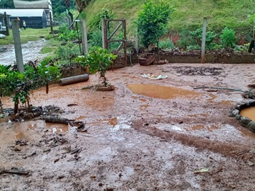 Chuva alaga ruas e casas e assusta moradores em Marechal Floriano 2