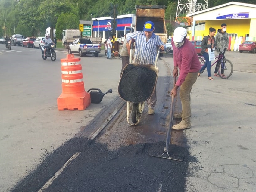 Asfaltamento-acaba-com-perigo-de-quedas-na-passagem-de-nivel-em-Marechal-Floriano-2