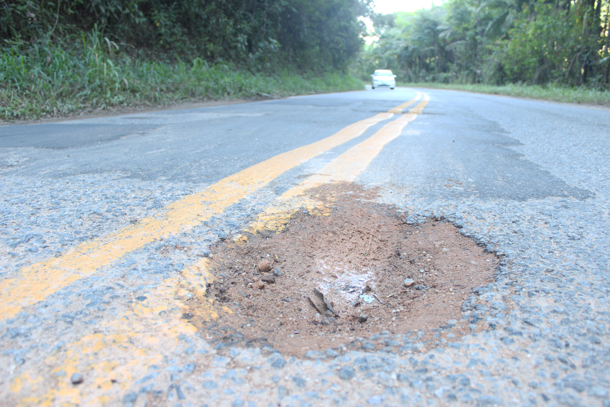 Buraco na rodovia interna