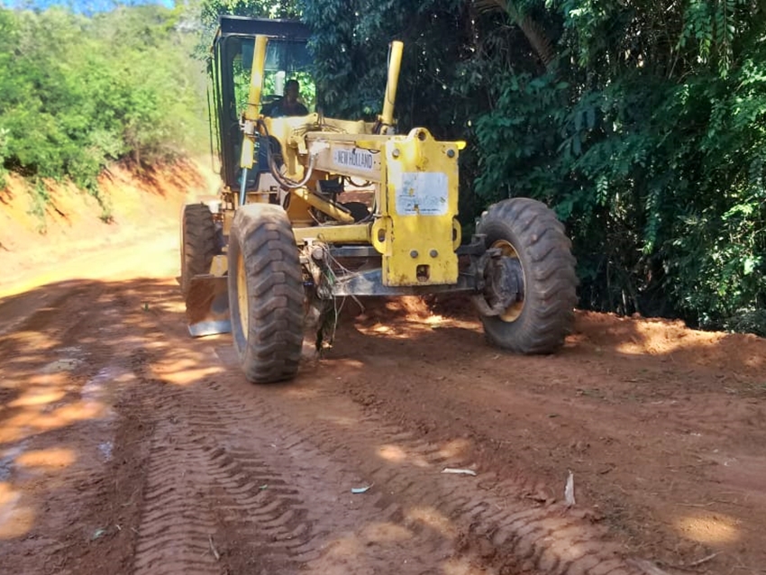 Estrada-recebe-melhorias-por-raspagem-e-podera-receber-calcamento-em-Marechal-Floriano-2